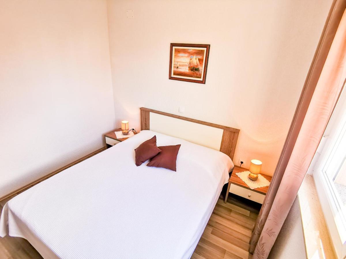 App La E Bella - Marone Apartment *